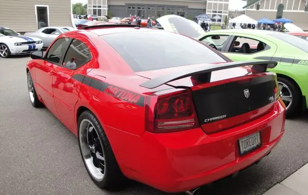 Dodge Charger VI (LX)-7