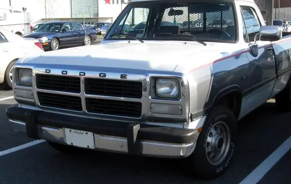 Dodge Ram 150 Conventional Cab (D/W, facelift 1990)-1