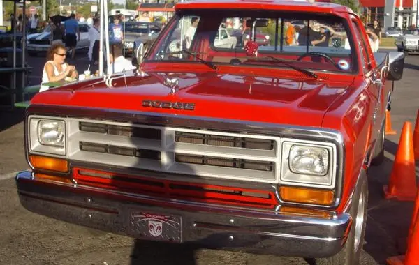 Dodge Ram 150 Conventional Cab (D/W, facelift 1990)-5