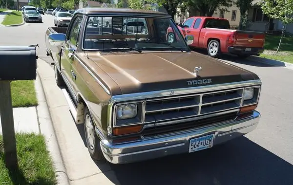 Dodge Ram 150 Conventional Cab (D/W, facelift 1990)-8