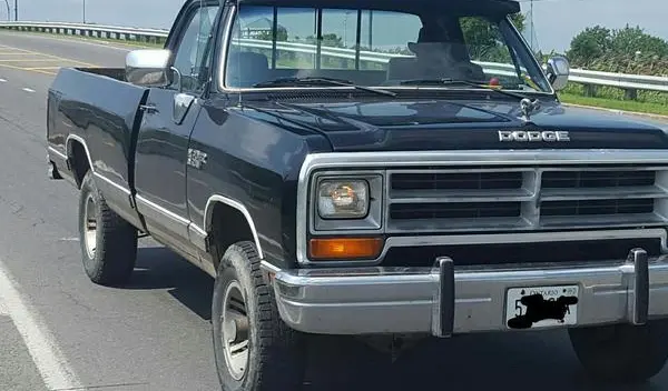 Dodge Ram 150 Conventional Cab (D/W, facelift 1990)-4