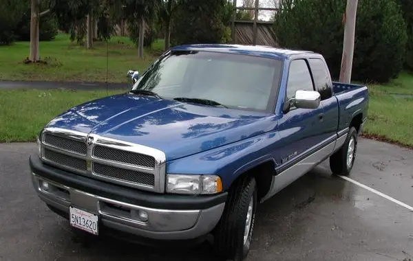 Dodge Ram 1500 Club Cab Short Bed (BR/BE)-1
