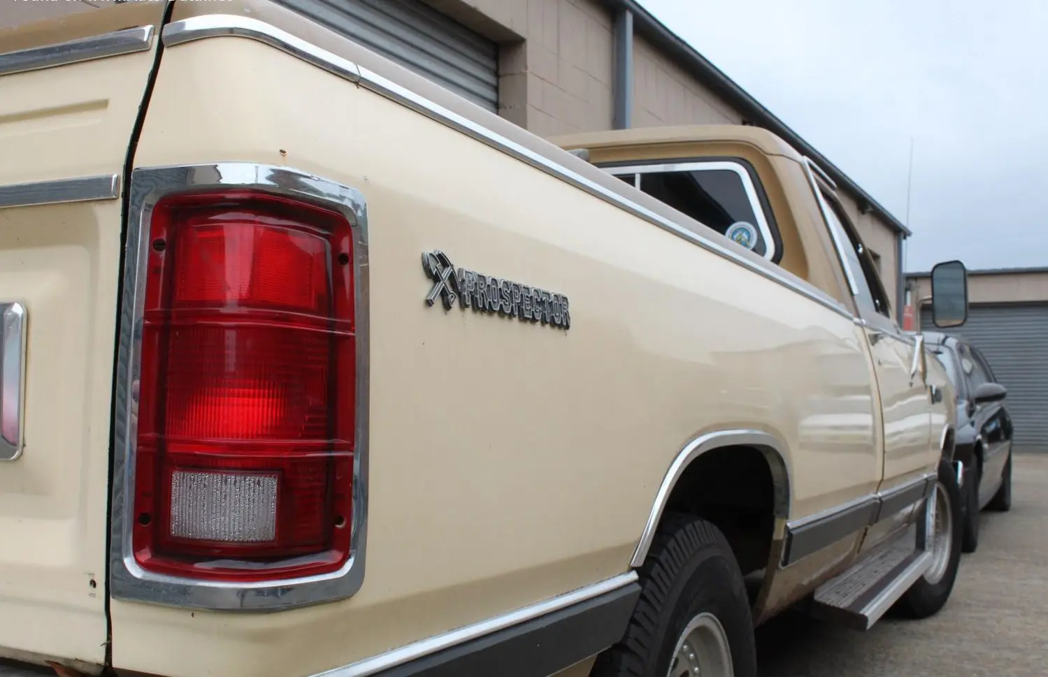 Dodge Ram 250 Conventional Cab Long Bed (D/W)-1