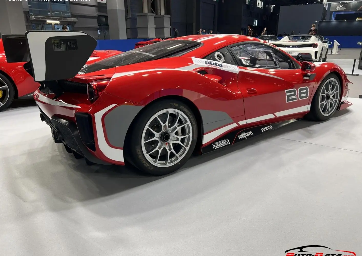 Ferrari 488 Challenge-6