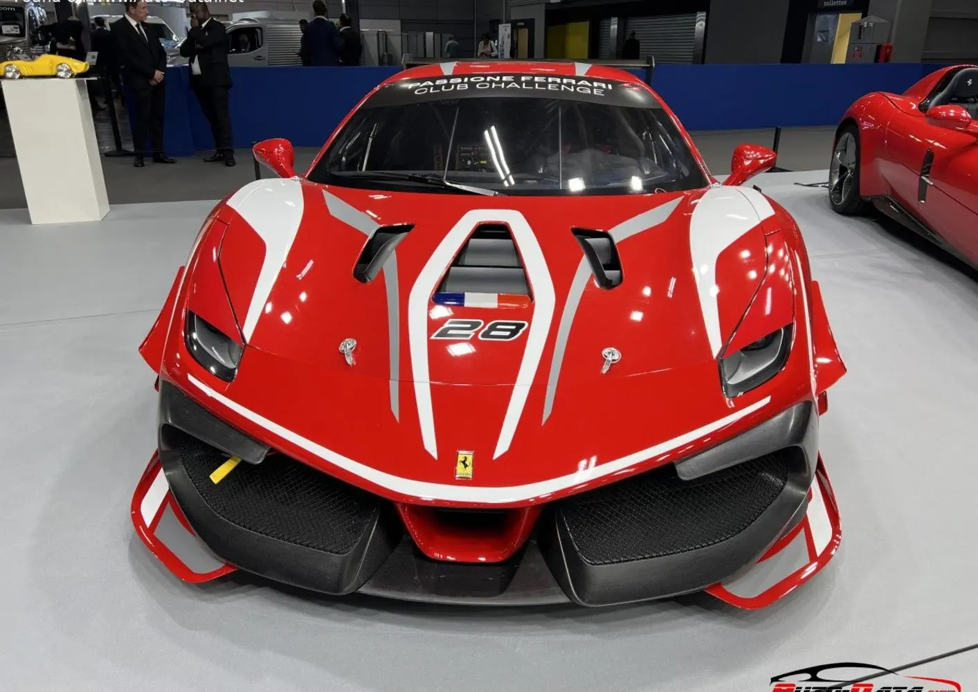 Ferrari 488 Challenge-2