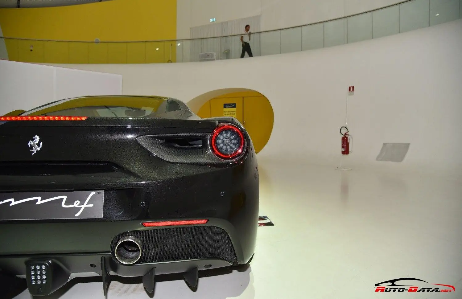 Ferrari 488 GTB-2