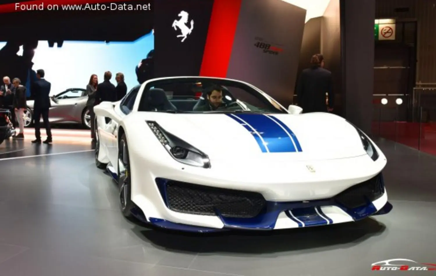 Ferrari 488 Pista Spider-1