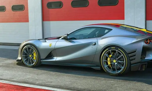 Ferrari 812 Competizione-0