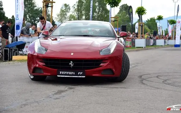 Ferrari FF-0
