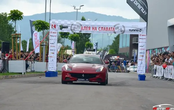 Ferrari FF-7