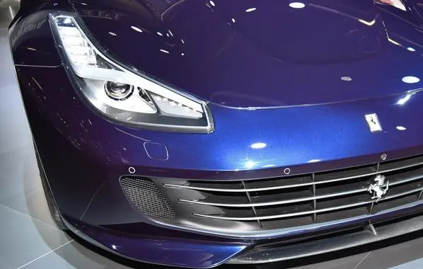 Ferrari GTC4Lusso-8