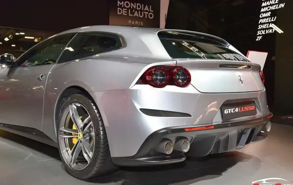 Ferrari GTC4Lusso-5