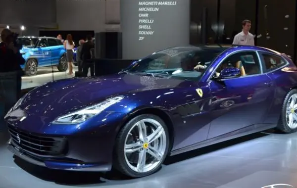 Ferrari GTC4Lusso-0