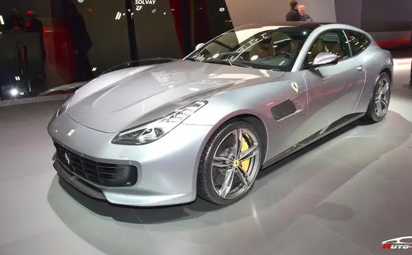 Ferrari GTC4Lusso-7