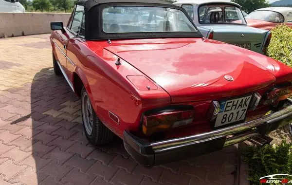 Fiat 124 Spider-4