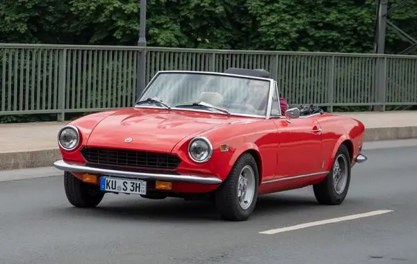 Fiat 124 Spider-0