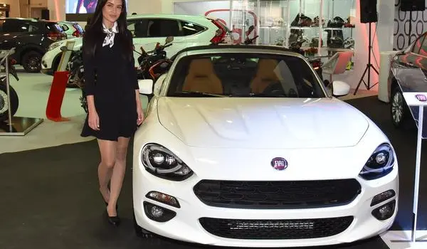 Fiat 124 Spider (2016)-5