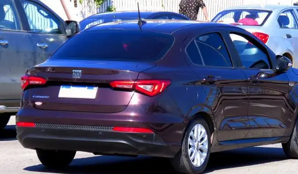Fiat Cronos-1