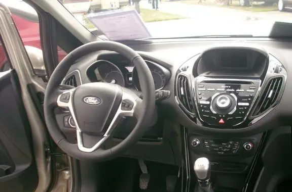 Ford B-MAX-3