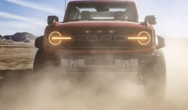 Ford Bronco VI Four-door-4