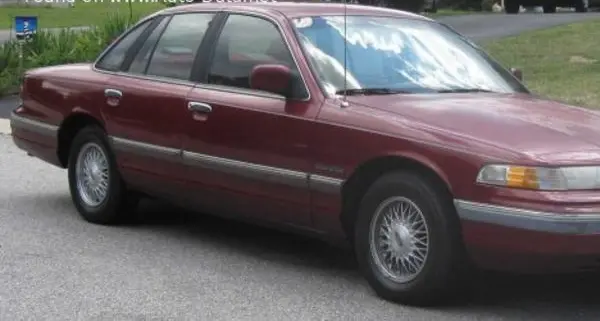 Ford Crown Victoria II