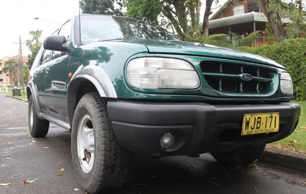 Ford Explorer II-0