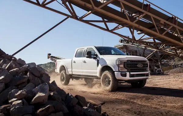 Ford F-250 Super Duty IV (facelift 2020) Crew Cab Short box-2