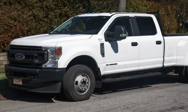 Ford F-350 Super Duty IV (facelift 2020) Crew Cab Long box-2