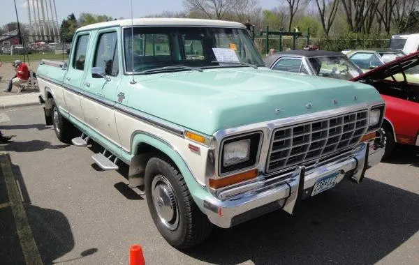 Ford F-Series F-250 VI Crew Cab