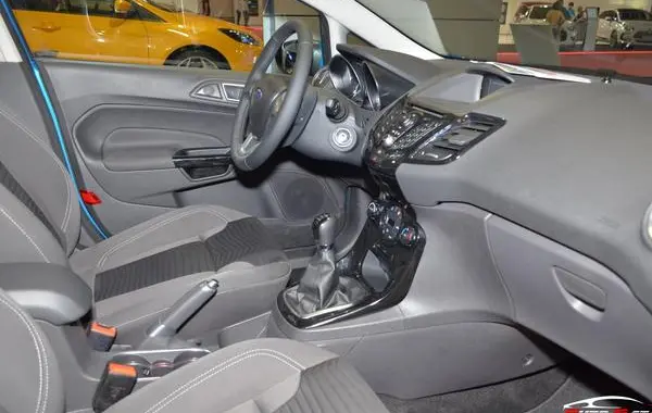Ford Fiesta VII (Mk7, facelift 2012) 5 door-7
