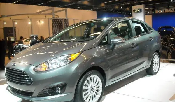 Ford Fiesta VII Sedan (Mk7, facelift 2013)-3