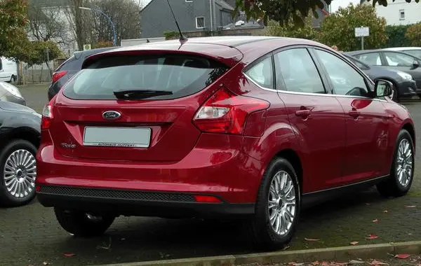 Ford Focus III Hatchback-0