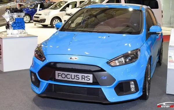 Ford Focus III Hatchback (facelift 2014)-3