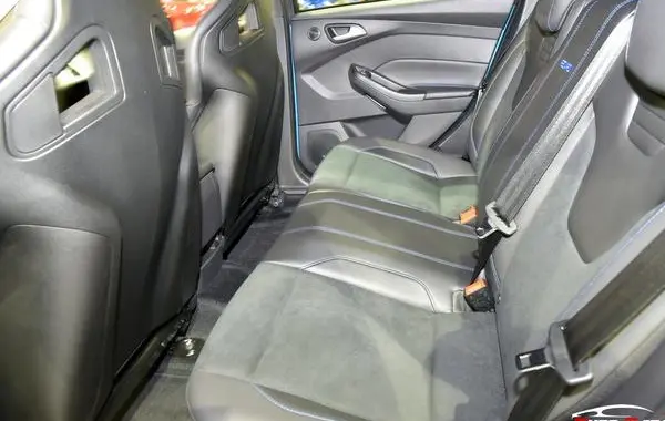 Ford Focus III Hatchback (facelift 2014)-8