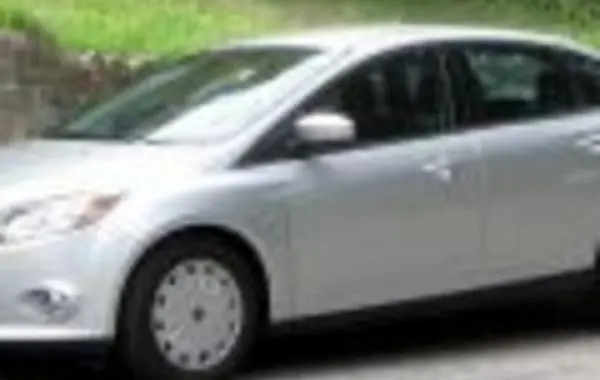 Ford Focus III Sedan-2