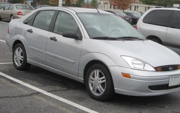 Ford Focus Sedan (USA)-0