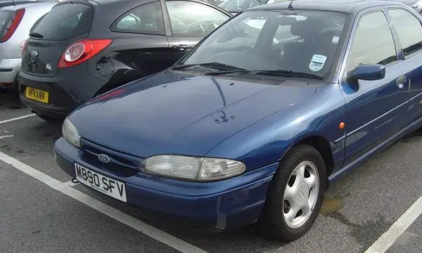 Ford Mondeo I Hatchback