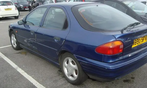 Ford Mondeo I Hatchback-2