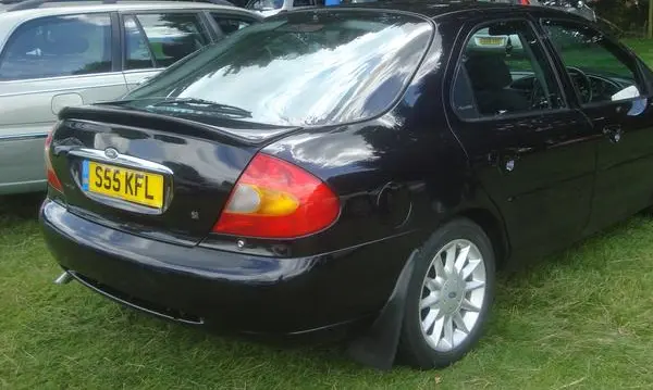 Ford Mondeo I Hatchback (facelift 1996)-1