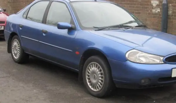 Ford Mondeo I Hatchback (facelift 1996)
