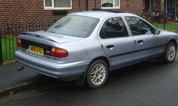 Ford Mondeo I Sedan-0