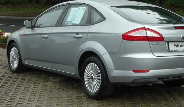 Ford Mondeo III Hatchback-2