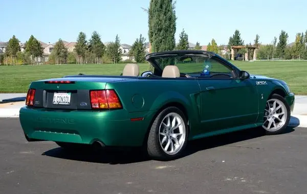 Ford Mustang Convertible IV-3