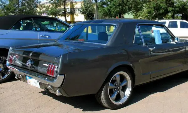 Ford Mustang I-1