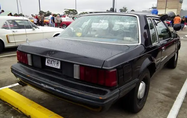 Ford Mustang III-2
