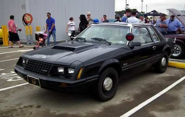 Ford Mustang III-1