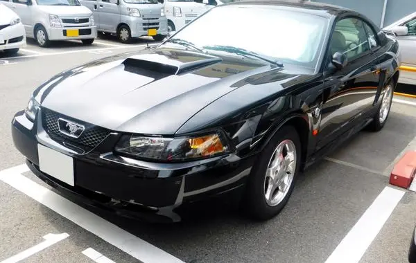 Ford Mustang IV-8