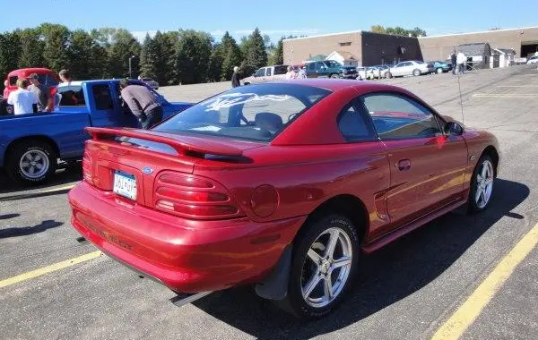 Ford Mustang IV-2