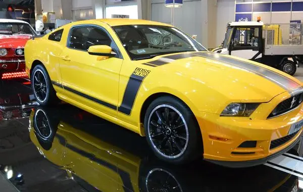 Ford Mustang V (facelift 2012)-4