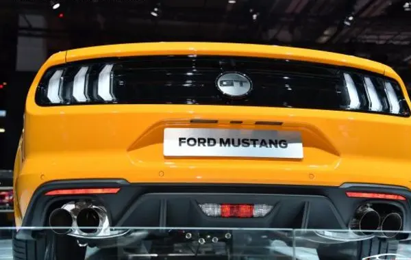Ford Mustang VI (facelift 2017)-7
